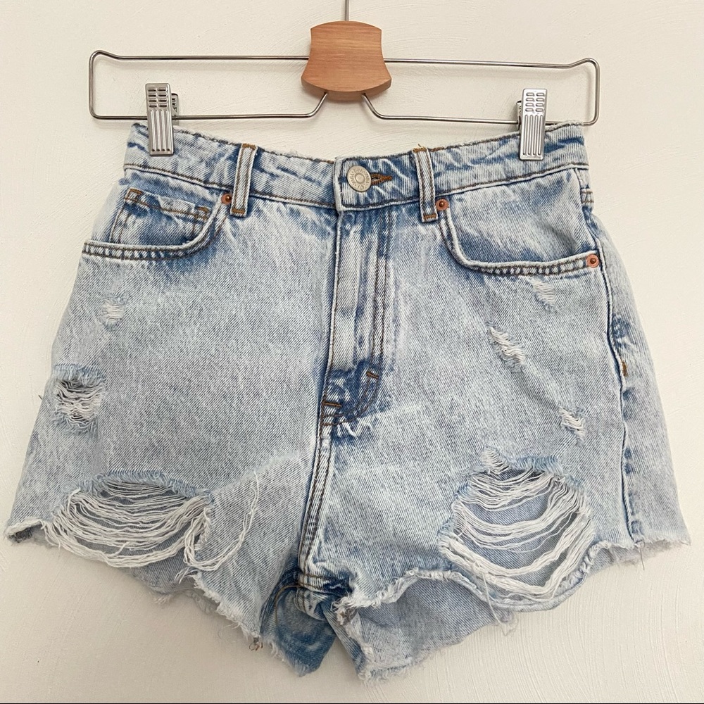 Zara Light Wash High Waisted Distressed Jean Shorts Size 2